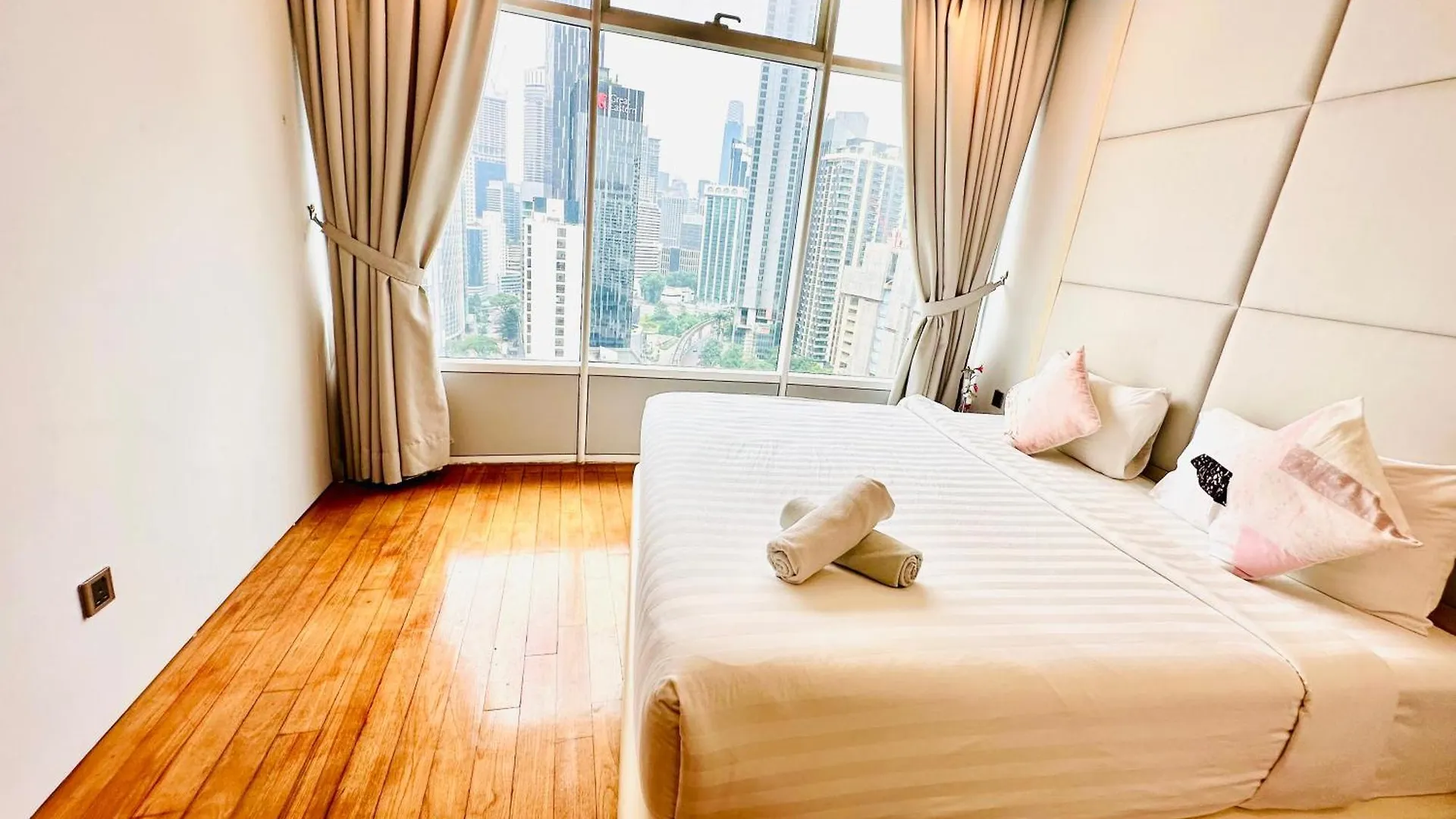 Daire Vortex Suites Klcc Homes-365 Kuala Lumpur Malezya
